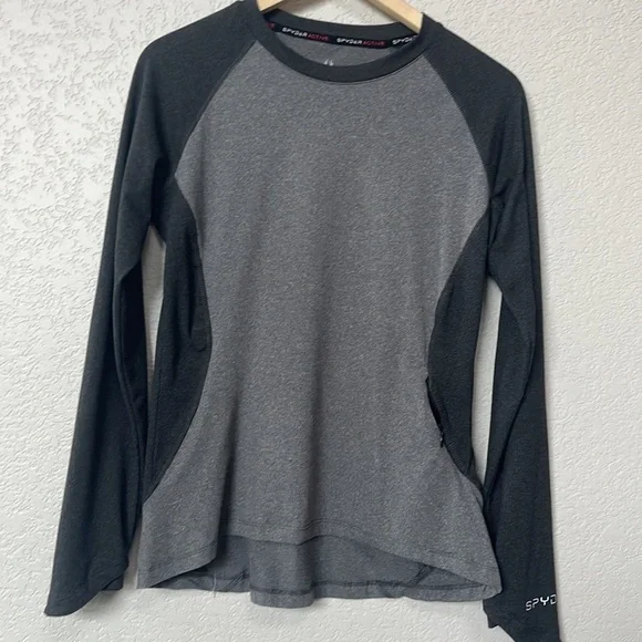 Spyder Active Long Sleeve Top Athletic Gray size Medium - Picture 11 of 12